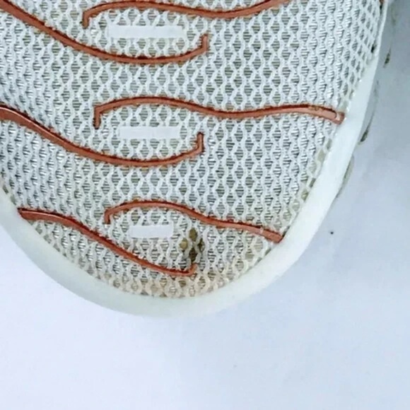 Nike Air Max Plus GS Womens Sneaker Cushioned Pure Platinum Sz 7 Y / 8.5 Womens - Picture 11 of 11